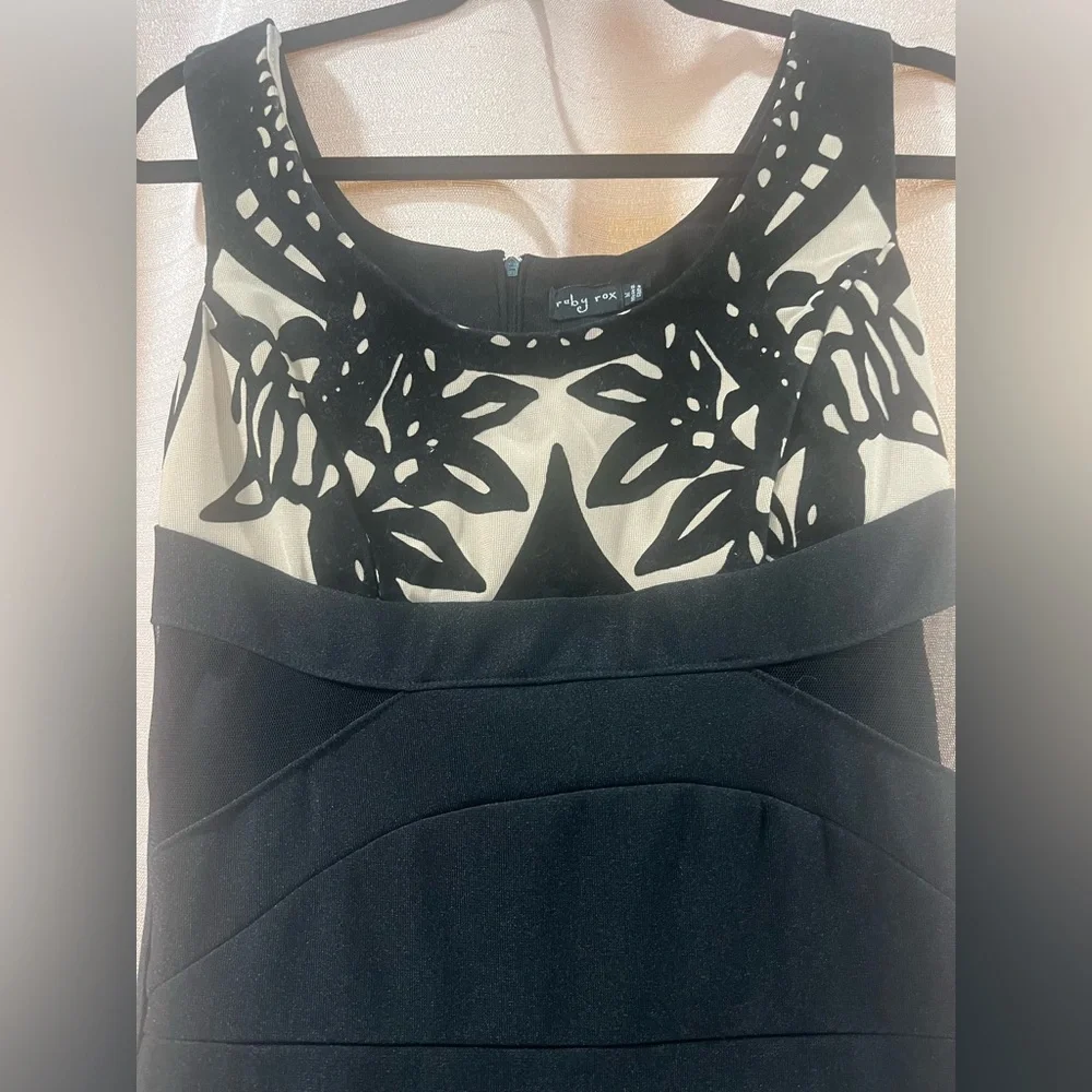 Ruby Rox dress - Picture 3 of 7